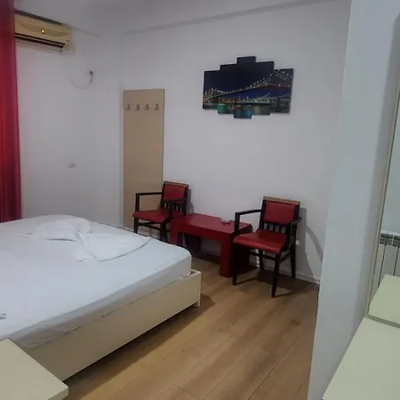 Kleo Hotel *
